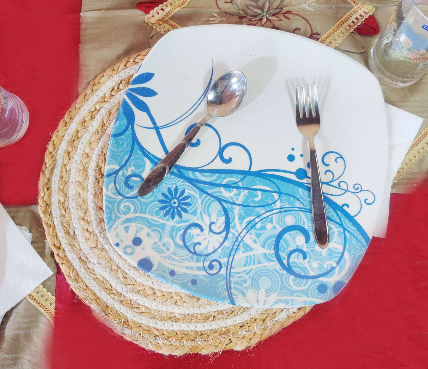 White & Beige Tables Mat (Set of 4)