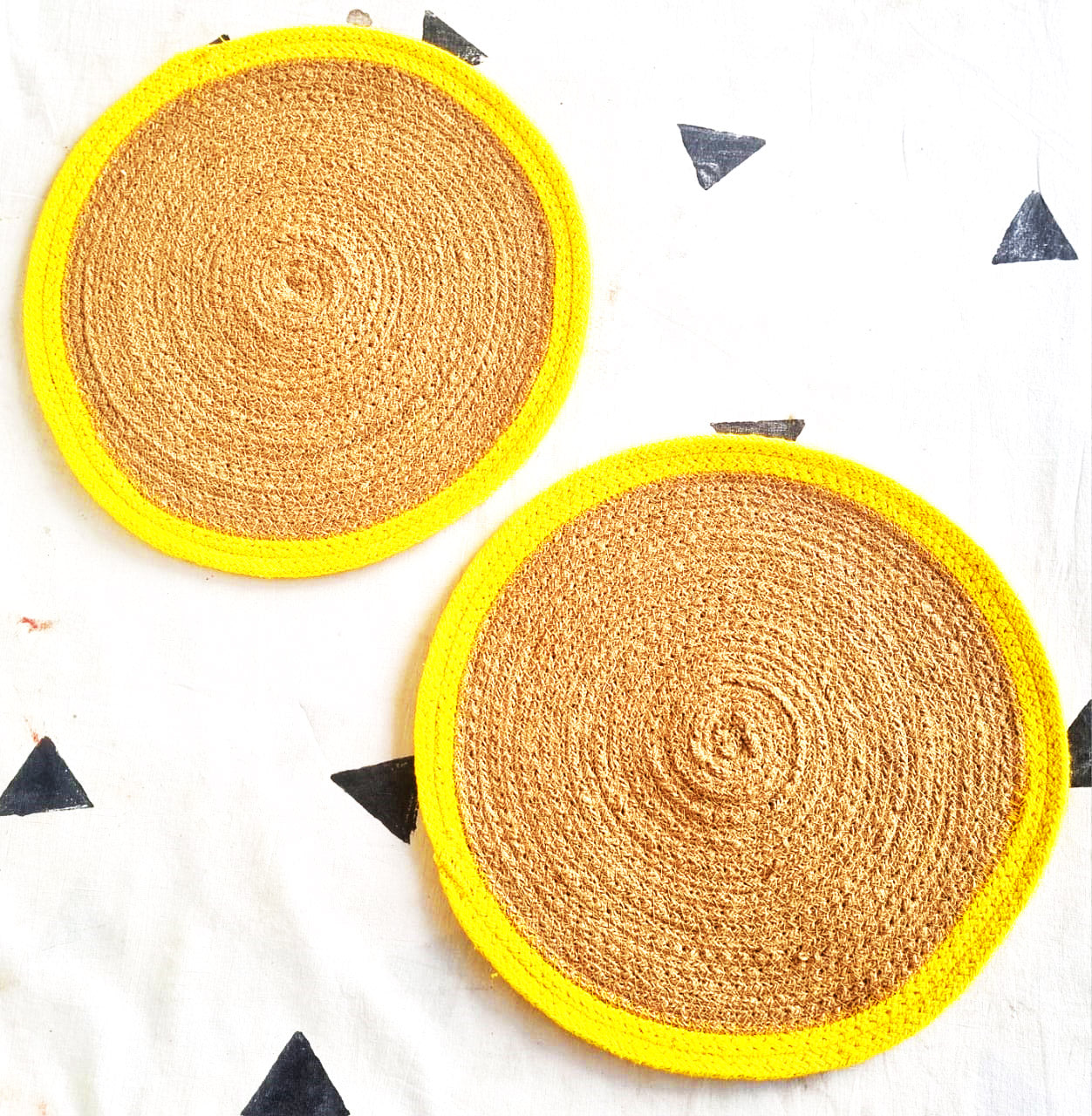 table mats with yellow border