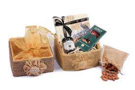 Jute Your Way to Gifting Glory: Eco-Chic Baskets for Hampers that Impress